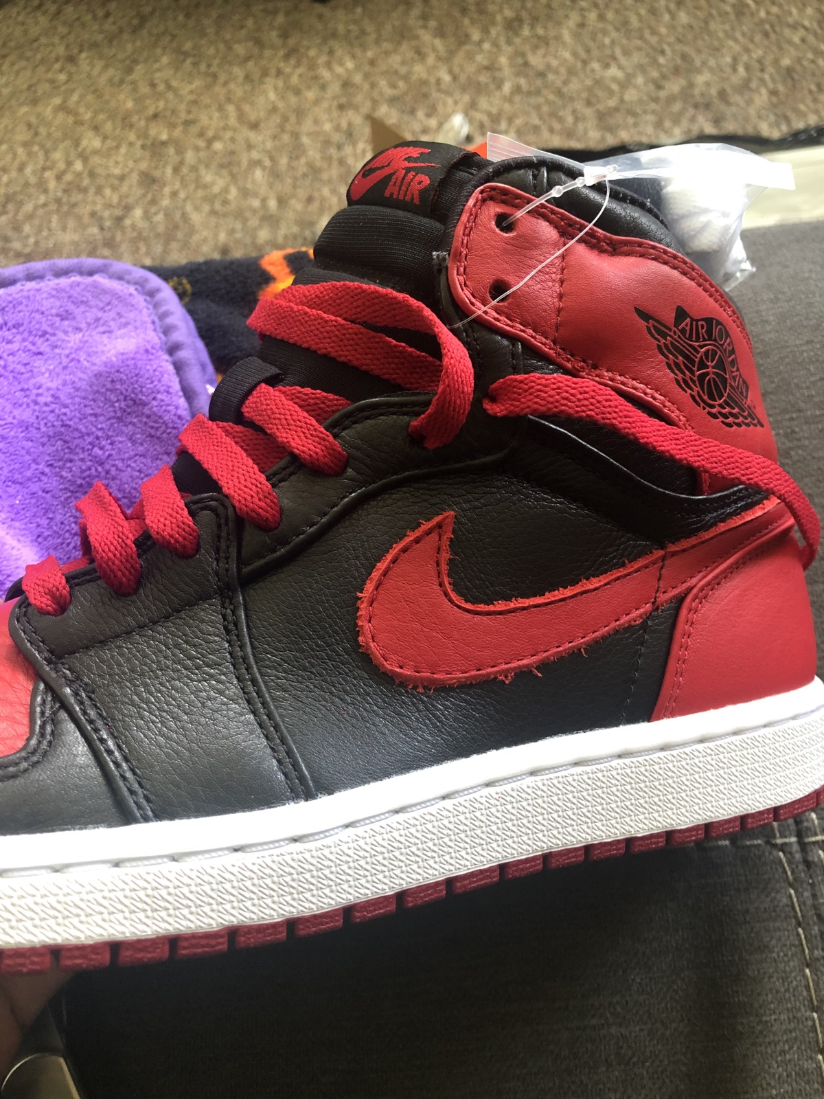 Air Jordan 1 OG Banned/Bred 2011 (LN5 A1 ,Deadstock,with tiny Flaws) photo review