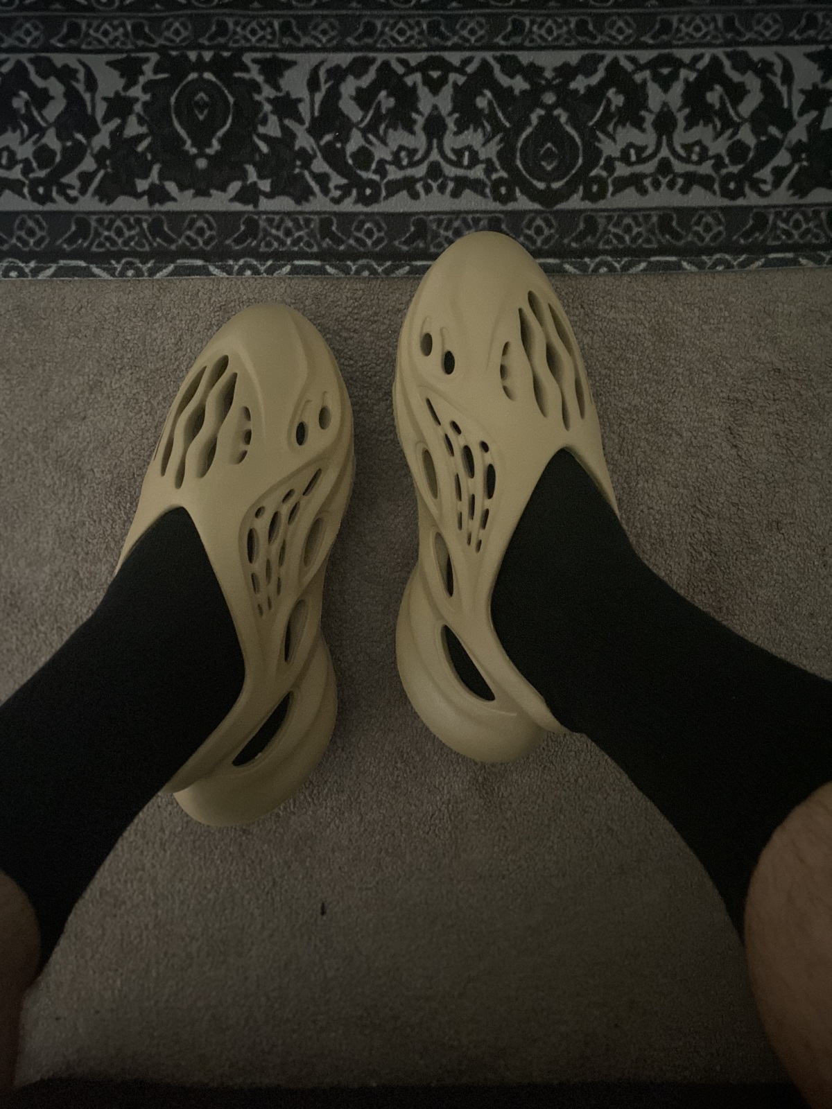 Yeezy Foam RNNR Ochre (GW3354 土黄）(LN5 A1 Batch) photo review