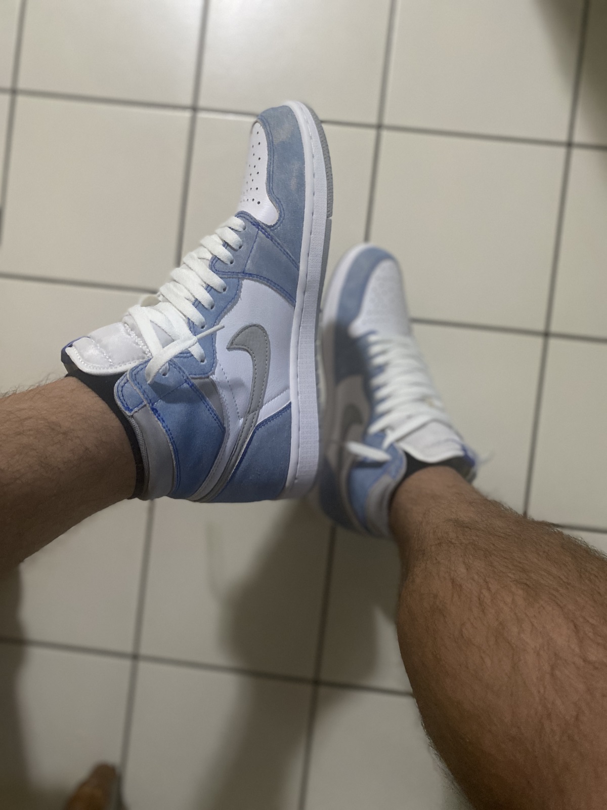 Jordan 1 Retro High OG Hyper Royal 2021(LN5 A1) photo review