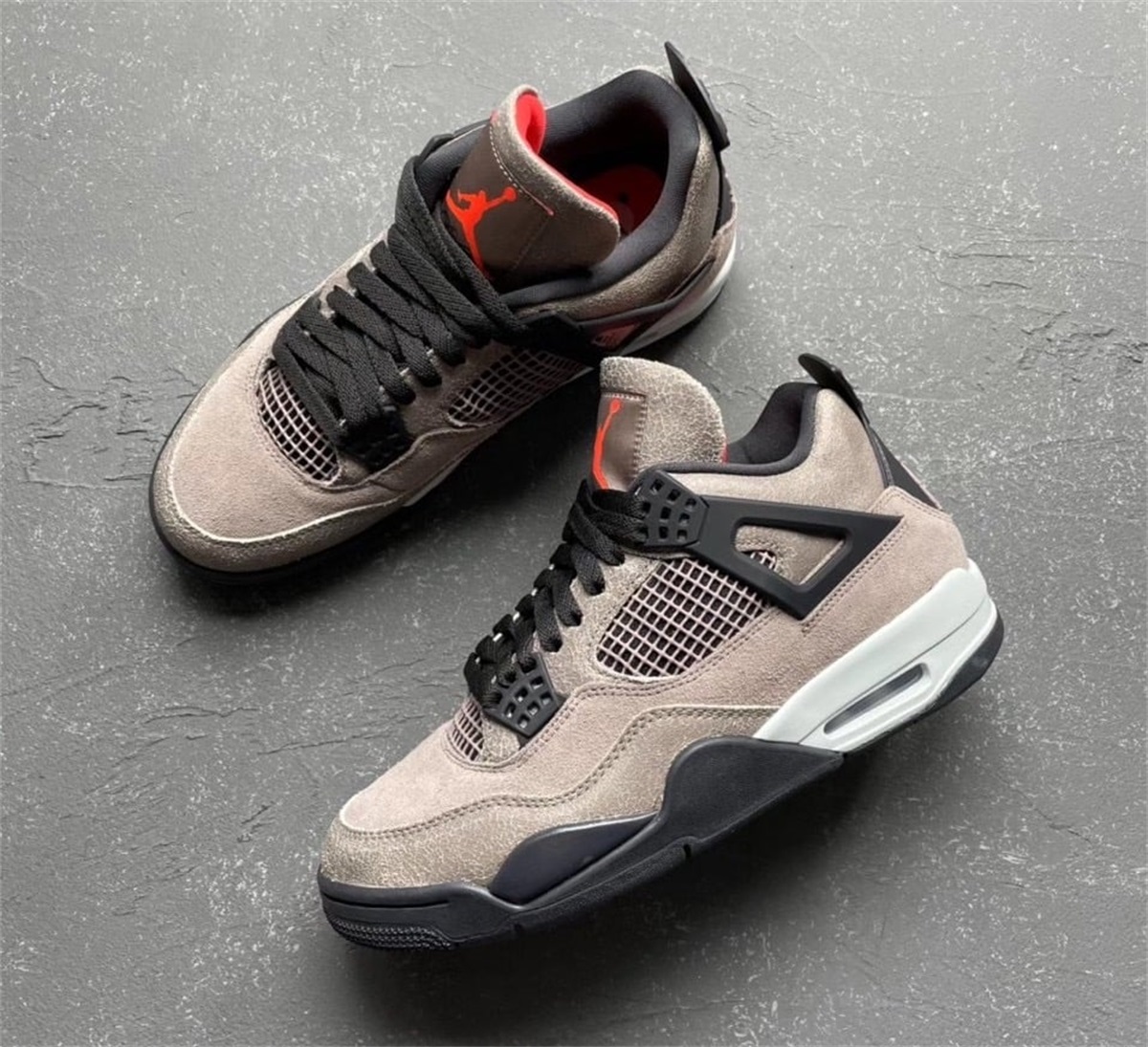 Air Jordan 4 Retro 'Taupe Haze' photo review