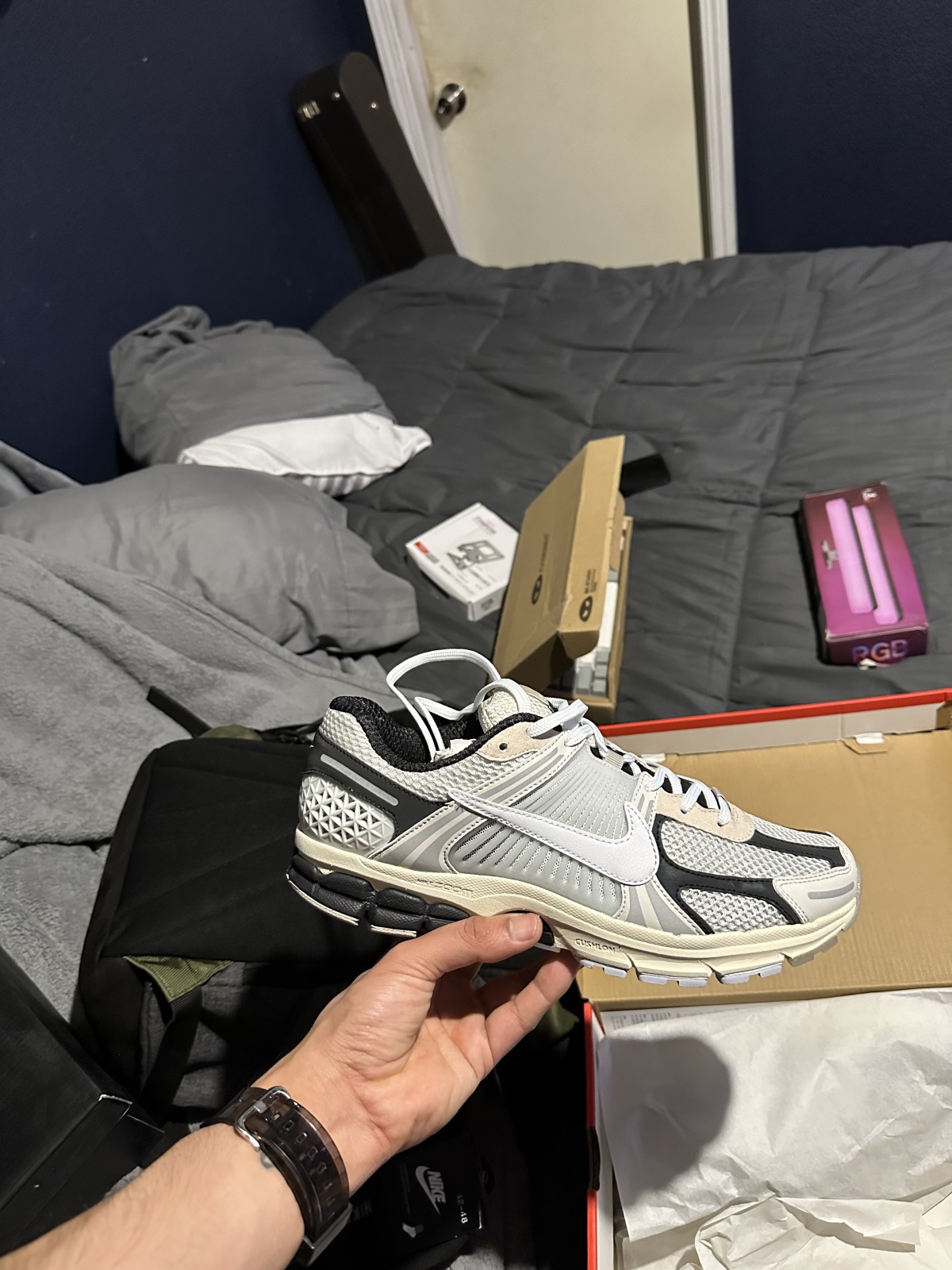 Nike Zoom Vomero 5 Supersonic Light Bone Black photo review