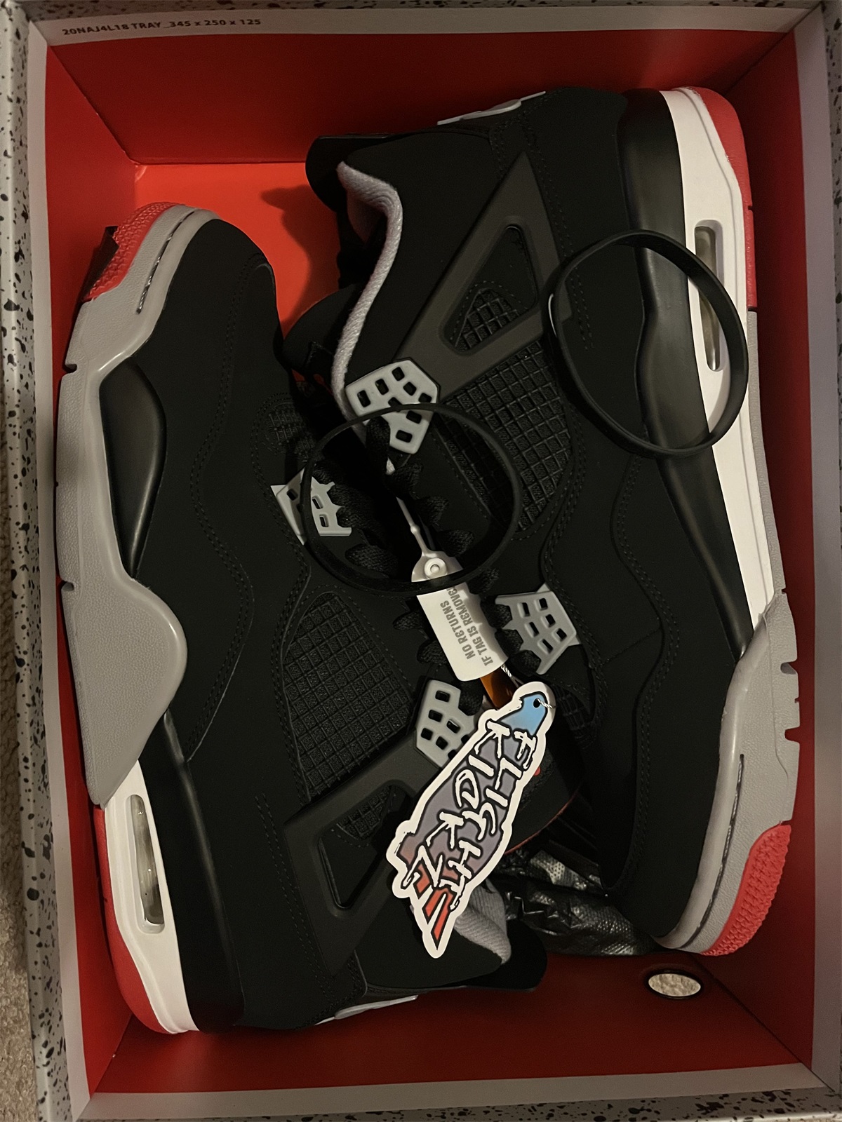 Air Jordan 4 OG Bred 2019 (LN5 A1 Batch) photo review