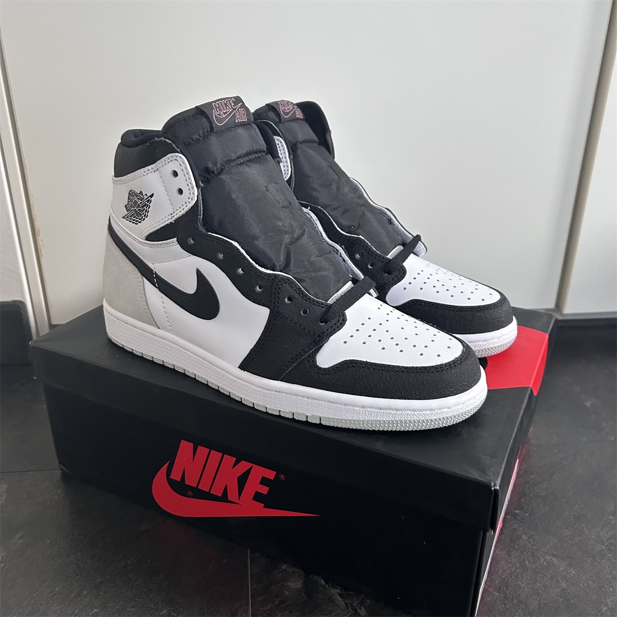 Air Jordan 1 Retro High OG Bleached Coral 2021 photo review