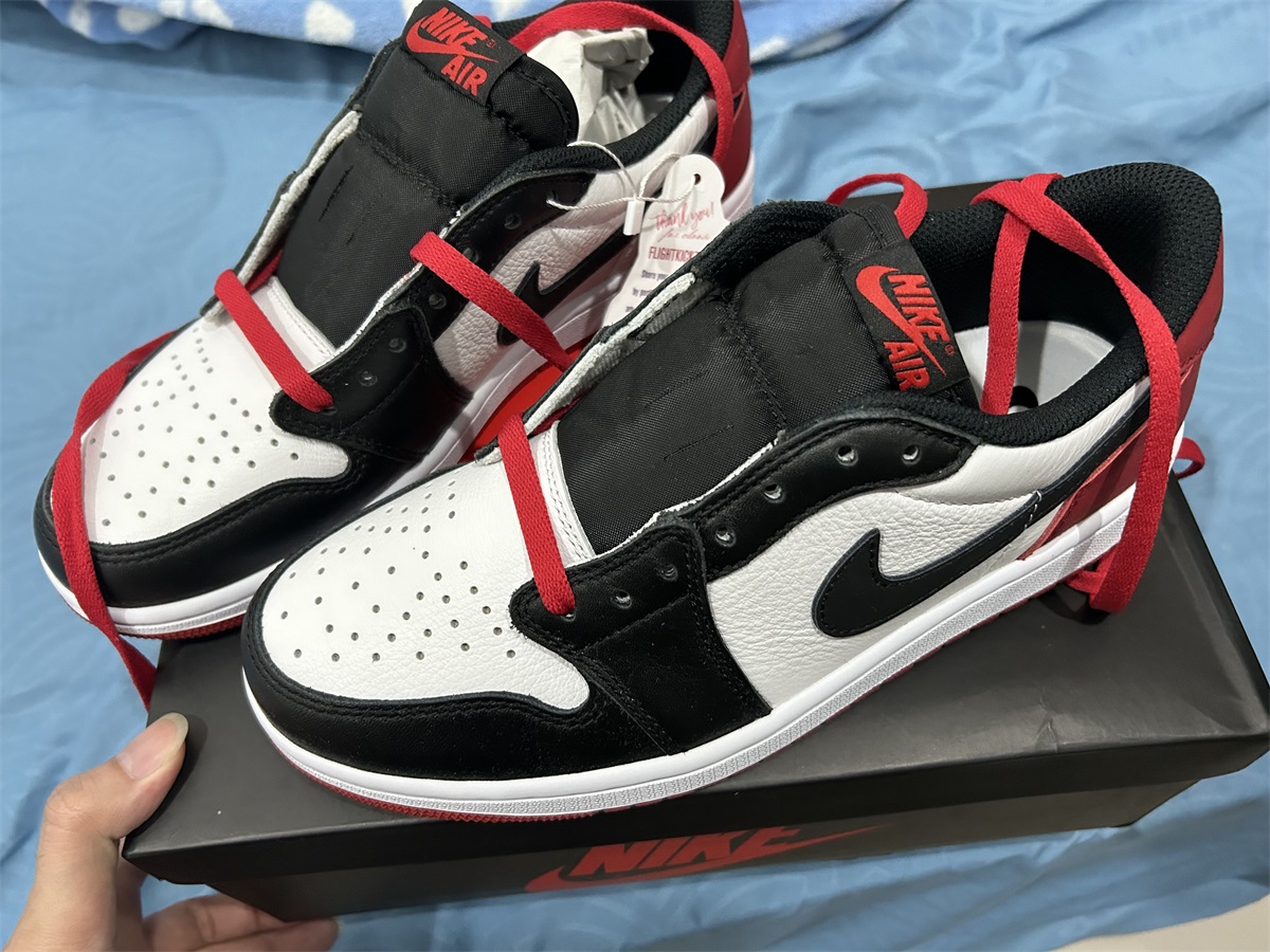 Air Jordan 1 Low OG Black Toe 2023 photo review