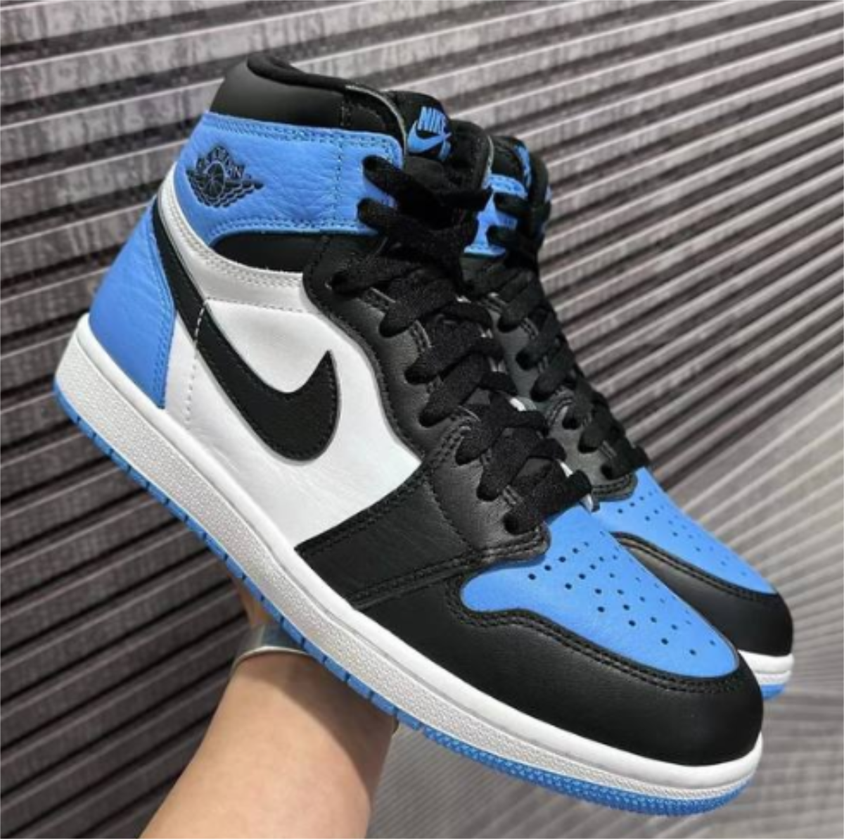 Air Jordan 1 Retro High OG University Blue UNC 2023 (LN5 A1 Batch) photo review