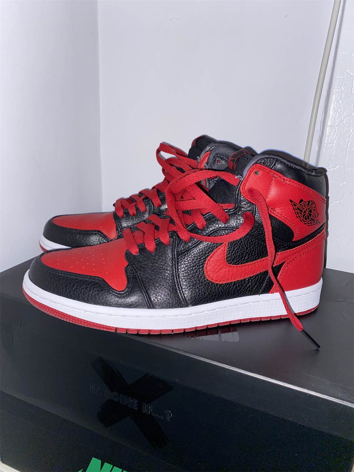 Air Jordan 1 OG Banned/Bred 2011 (LN5 A1 ,Deadstock,with tiny Flaws) photo review