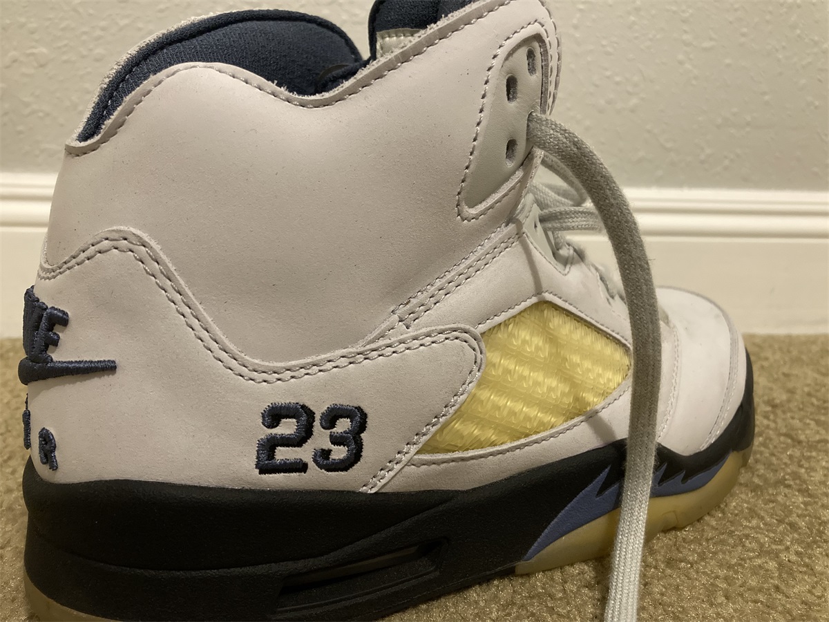 A Ma Maniere Air Jordan 5 SP Photon Dust/Diffused Blue WMS(LN5 A1) photo review