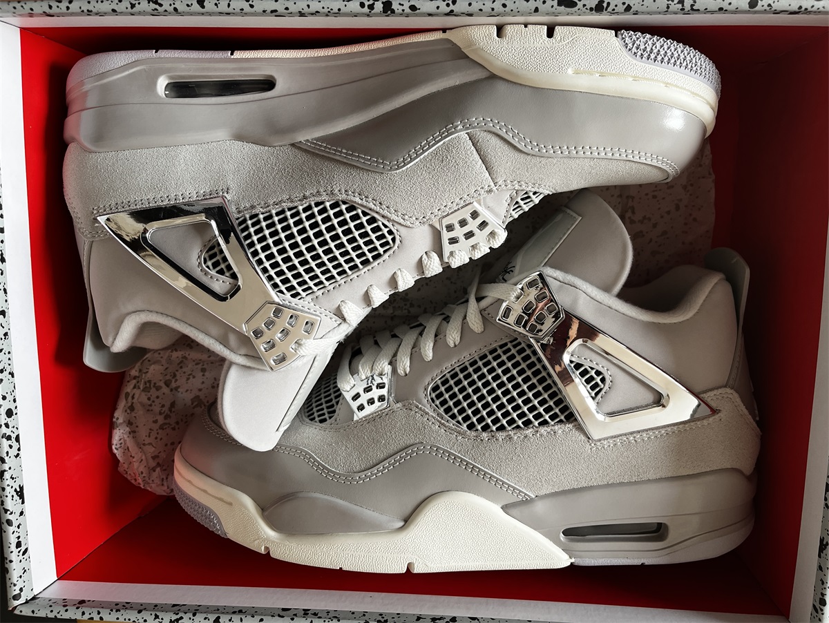 Air Jordan 4 “Frozen Moments” photo review