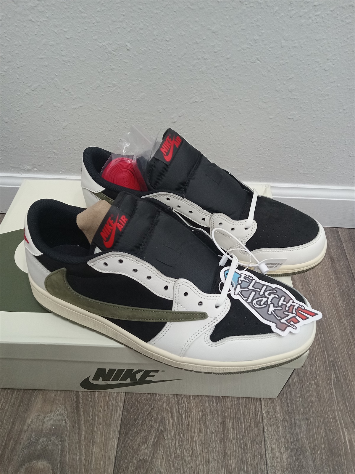 Travis Scott x Air Jordan 1 Low OG SP WMNS Olive (LN5 A1 Batch) photo review