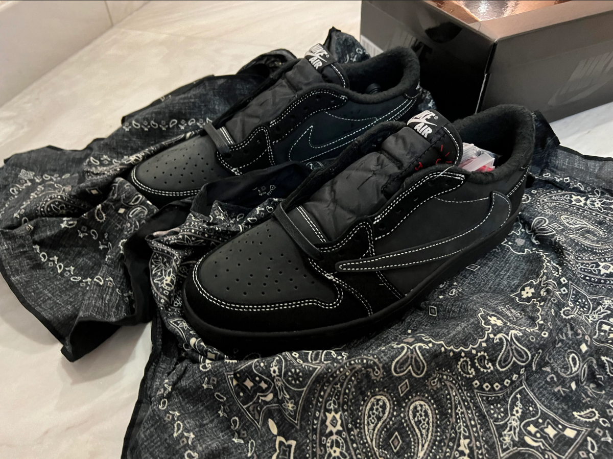 Travis Scott x Nike Air Jordan 1 Low OG “Black/Phantom” (LN5 A1 Batch) photo review