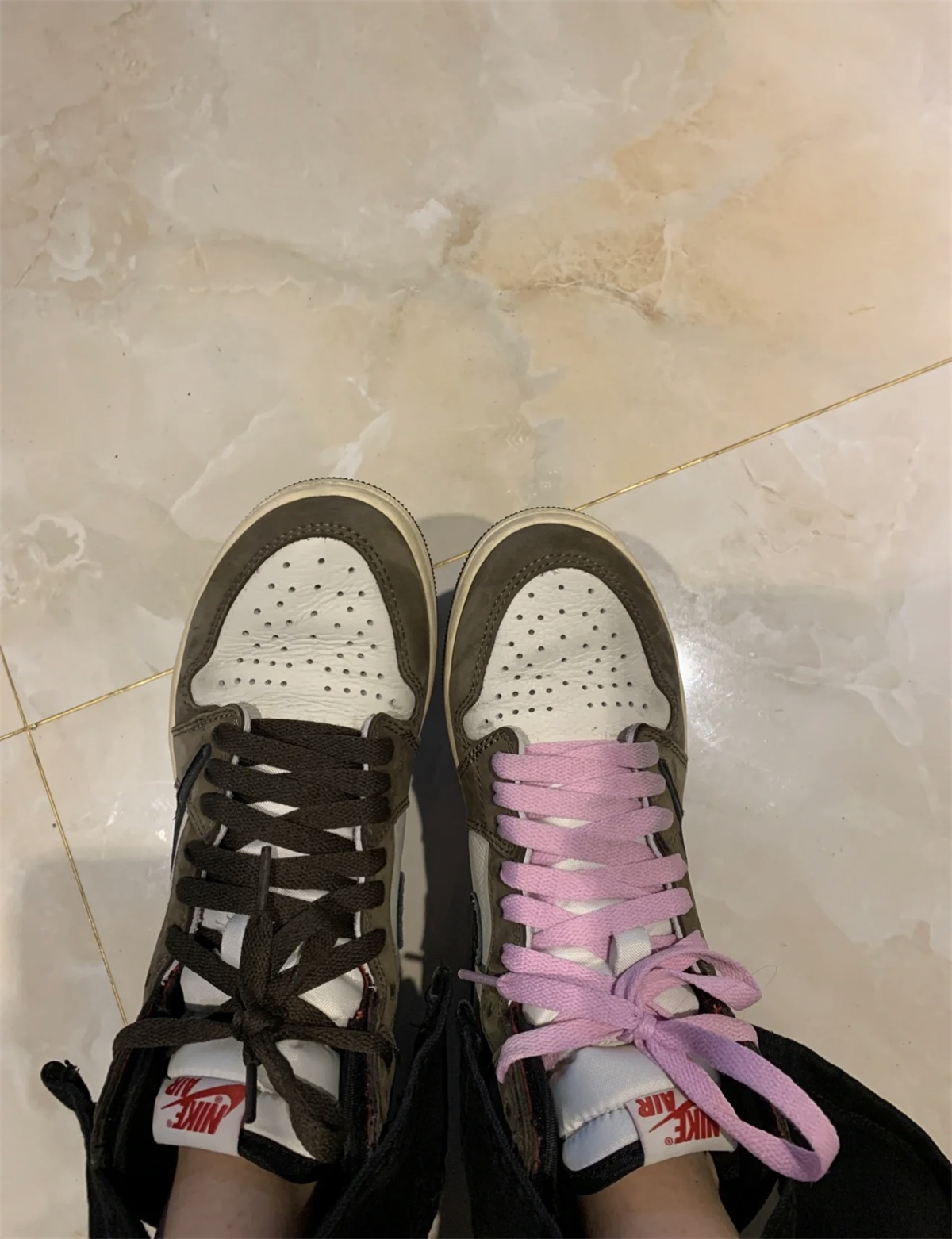 Travis Scott x Air Jordan 1 2019 (LN5 A1 Batch) photo review