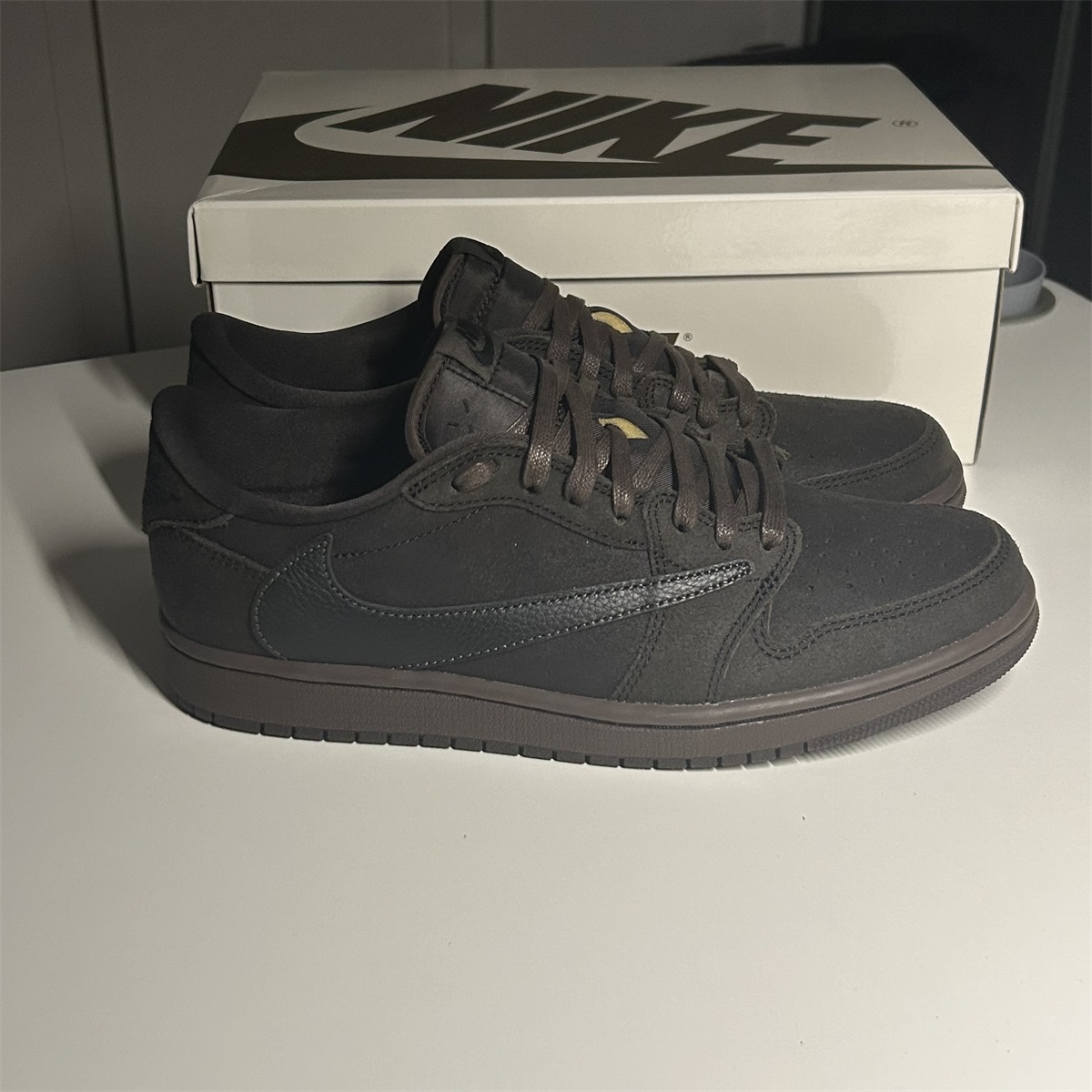 Travis Scott x Air Jordan 1 Low OG “Velvet Brown” (LN5 A1 Batch) photo review