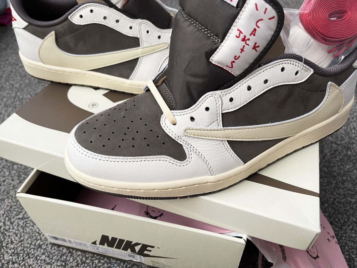 Travis Scott x Air Jordan 1 Low OG Reverse Mocha (LN5 A1 Batch) photo review