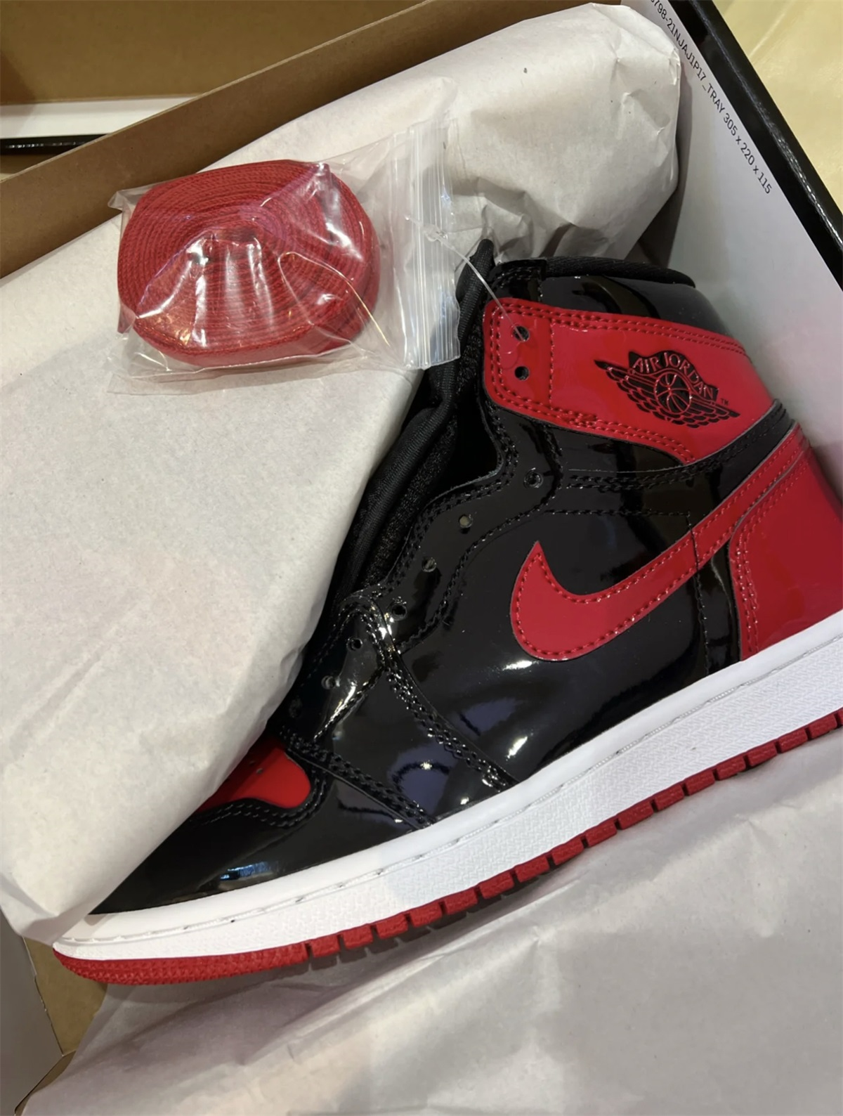 Air Jordan 1 Retro High OG Patent Bred 2021 (LN5 A1 Batch) photo review