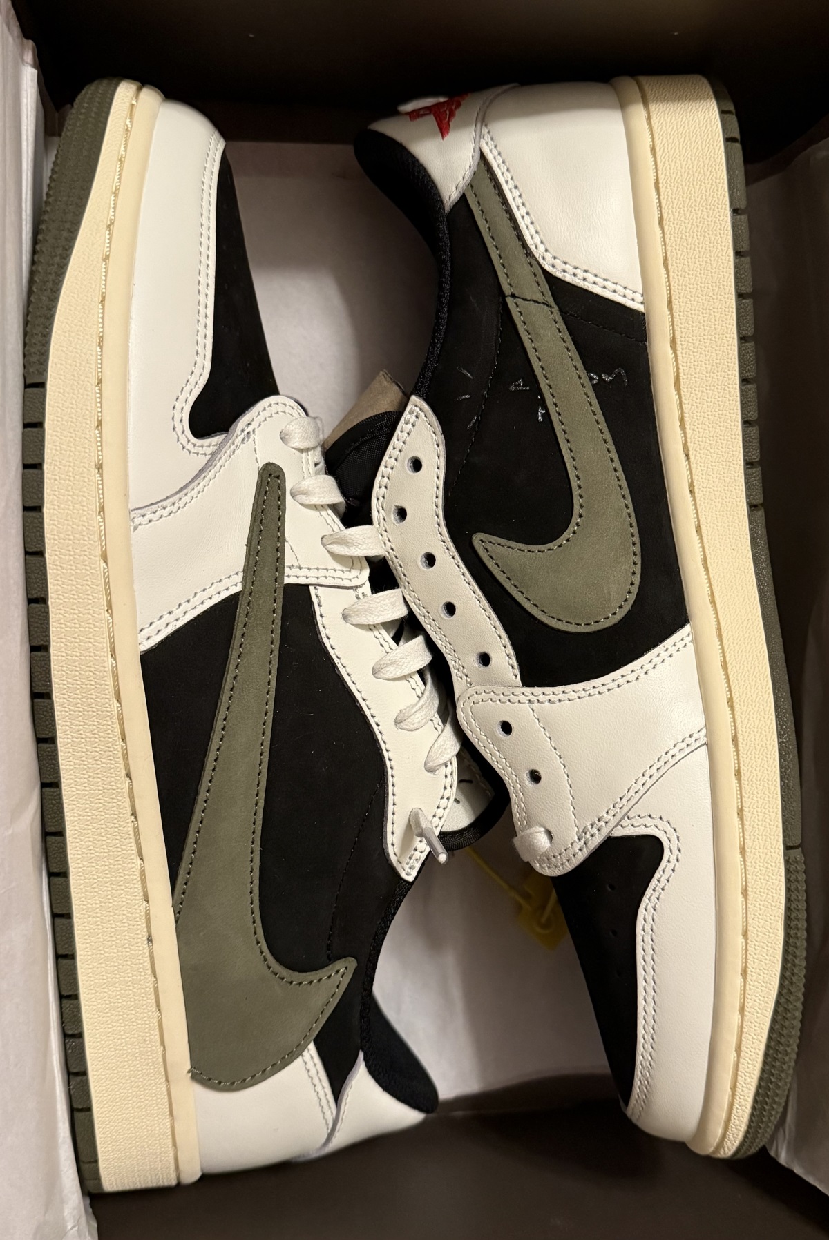 Travis Scott x Air Jordan 1 Low OG SP WMNS Olive (LN5 A1 Batch) photo review