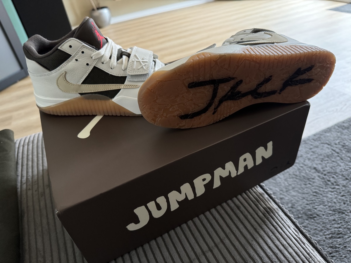 Travis Scott x Jordan Jumpman Jack Sail (LN5 A1) photo review