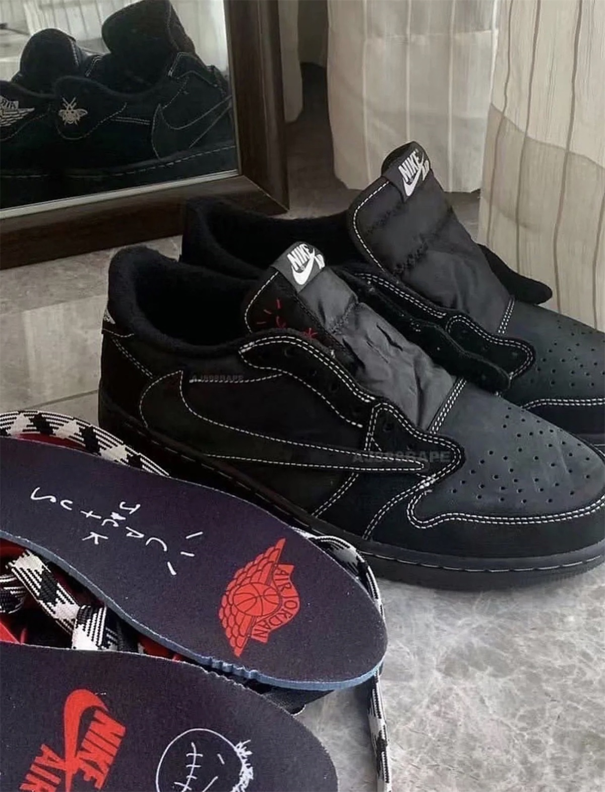 Travis Scott x Nike Air Jordan 1 Low OG “Black/Phantom” (LN5 A1 Batch) photo review