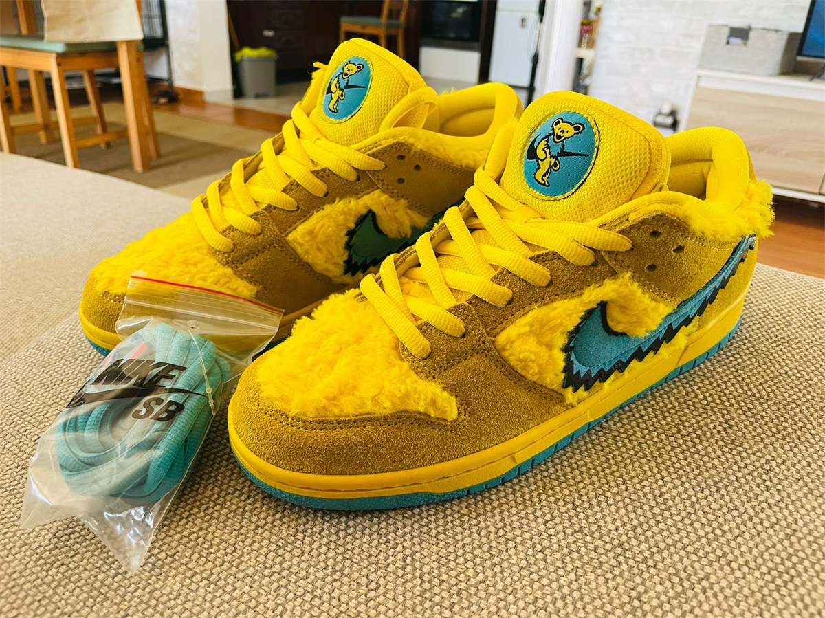 Grateful Dead x Nike SB Dunk Low Yellow photo review