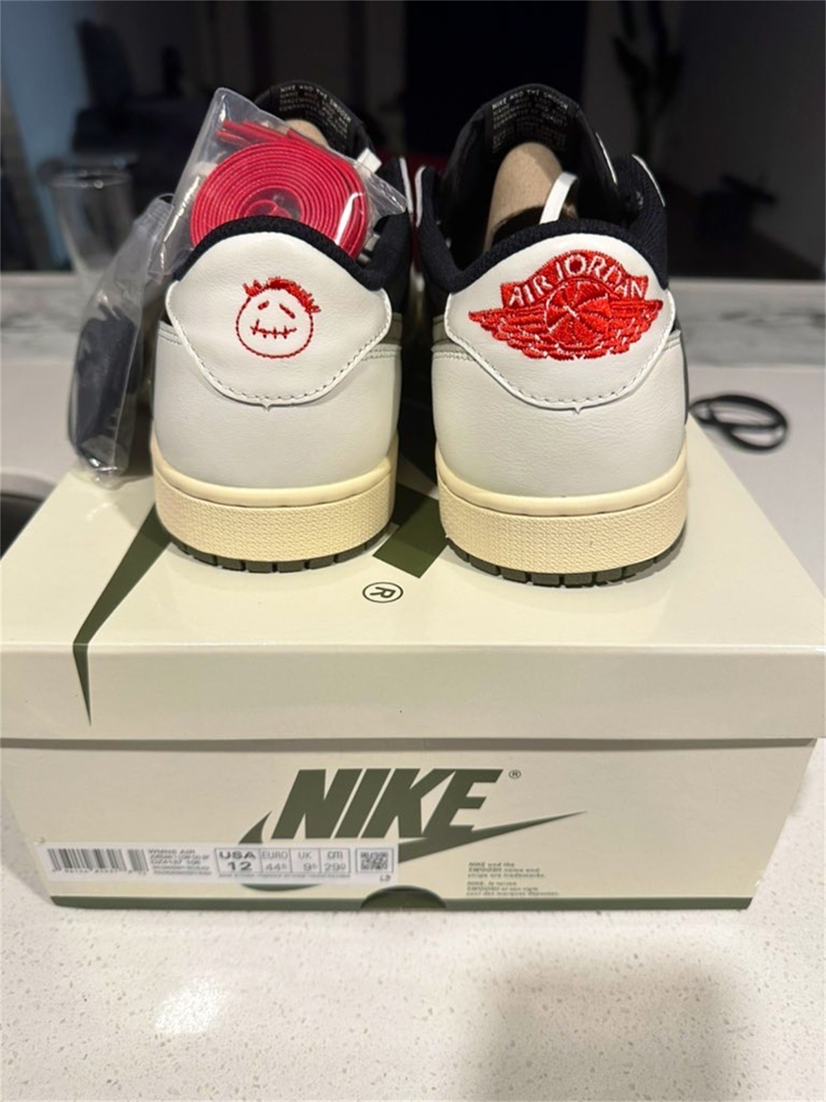 Travis Scott x Air Jordan 1 Low OG SP WMNS Olive (LN5 A1 Batch) photo review