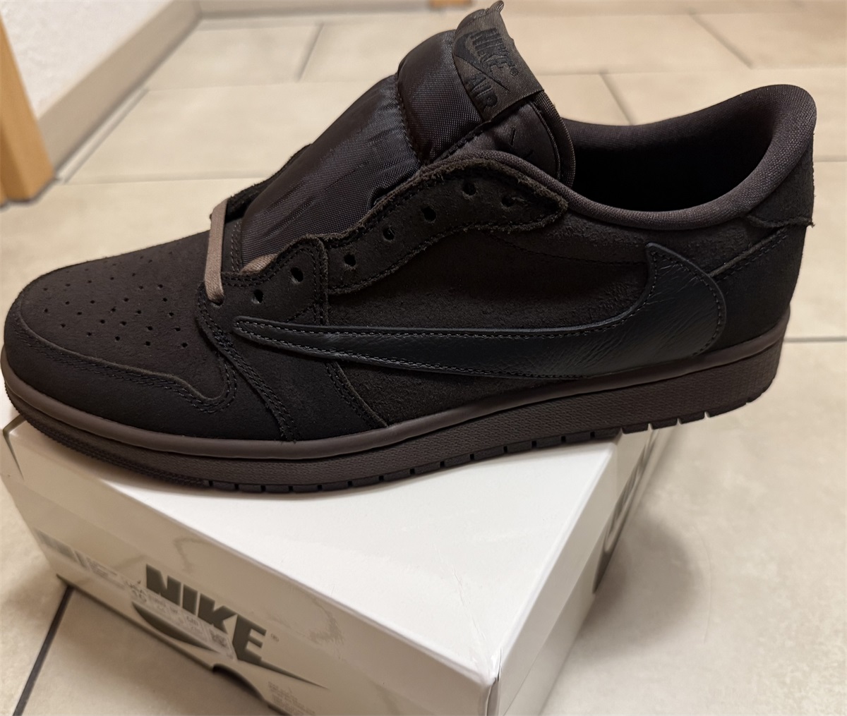 Travis Scott x Air Jordan 1 Low OG “Velvet Brown” (LN5 A1 Batch) photo review