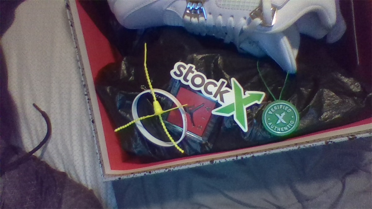 Air Jordan 4 Retro Pure Money 2017(LN5 A1 Batch) photo review