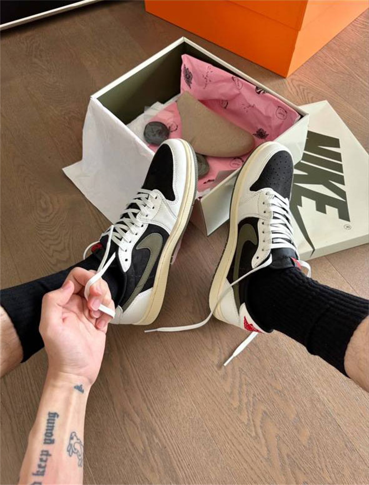 Travis Scott x Air Jordan 1 Low OG SP WMNS Olive (LN5 A1 Batch) photo review