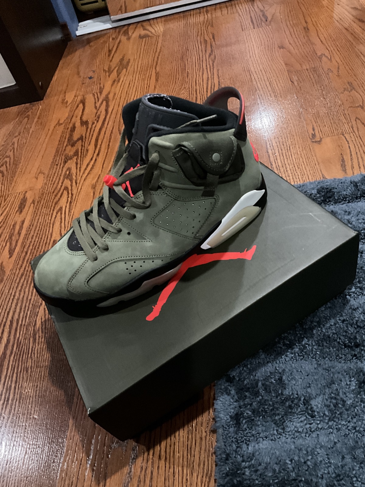 Travis Scott x Air Jordan 6 2019 photo review
