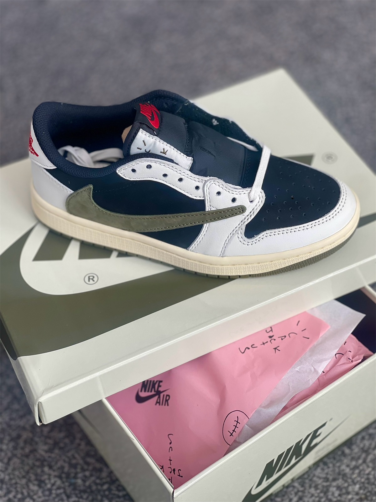 Travis Scott x Air Jordan 1 Low OG SP WMNS Olive (LN5 A1 Batch) photo review