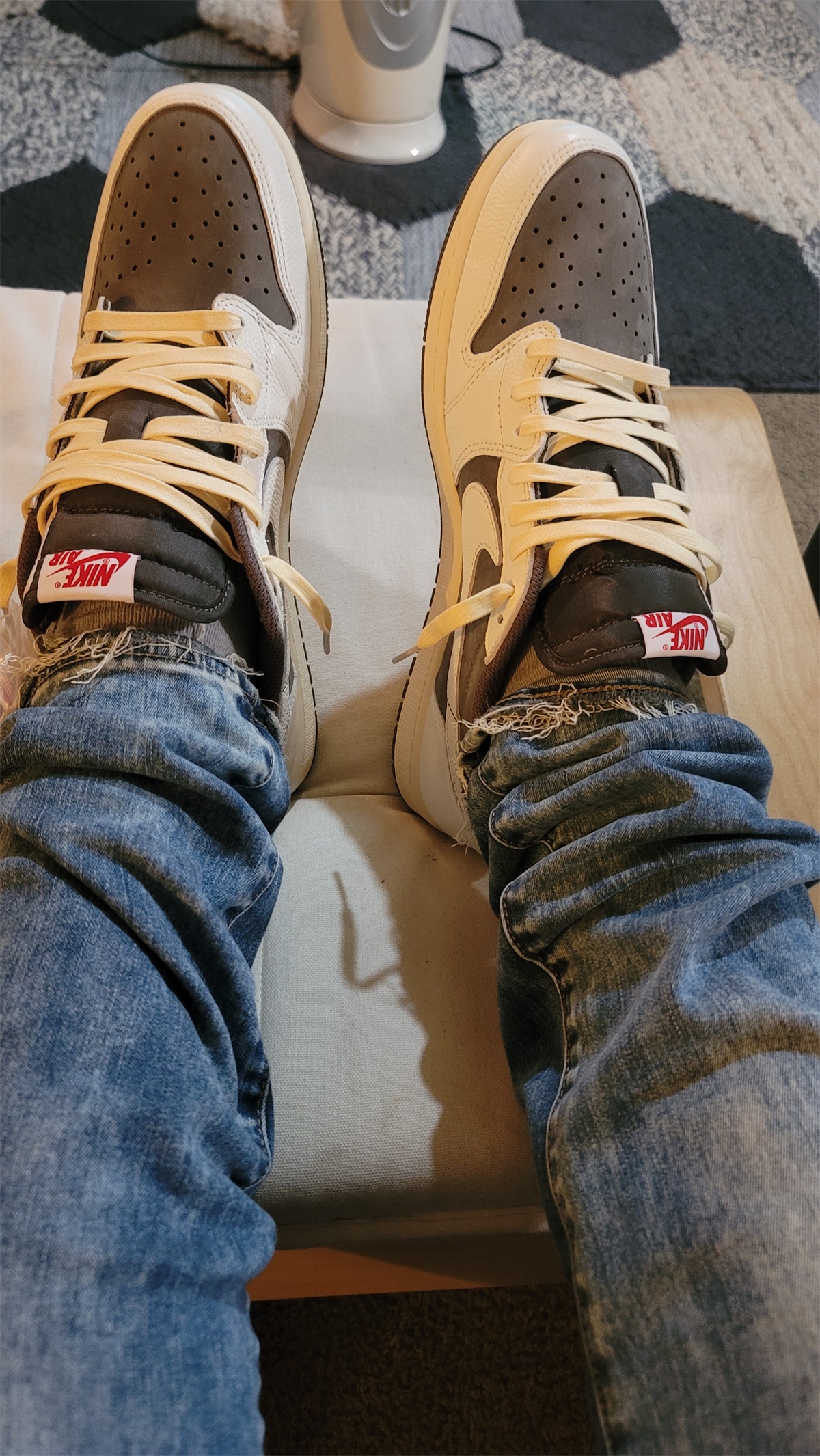Travis Scott x Air Jordan 1 Low OG Reverse Mocha (LN5 A1 Batch) photo review