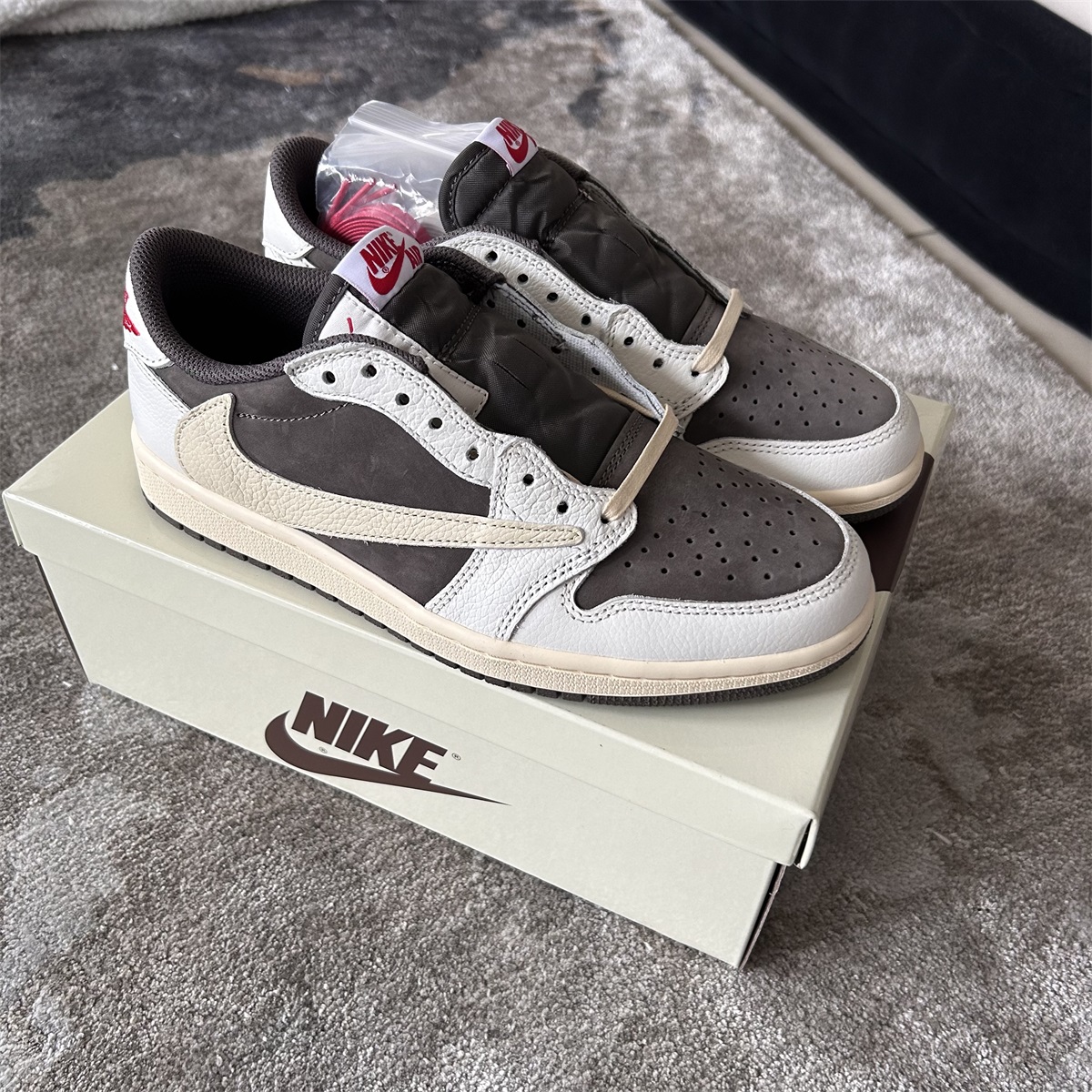 Travis Scott x Air Jordan 1 Low OG Reverse Mocha (LN5 A1 Batch) photo review