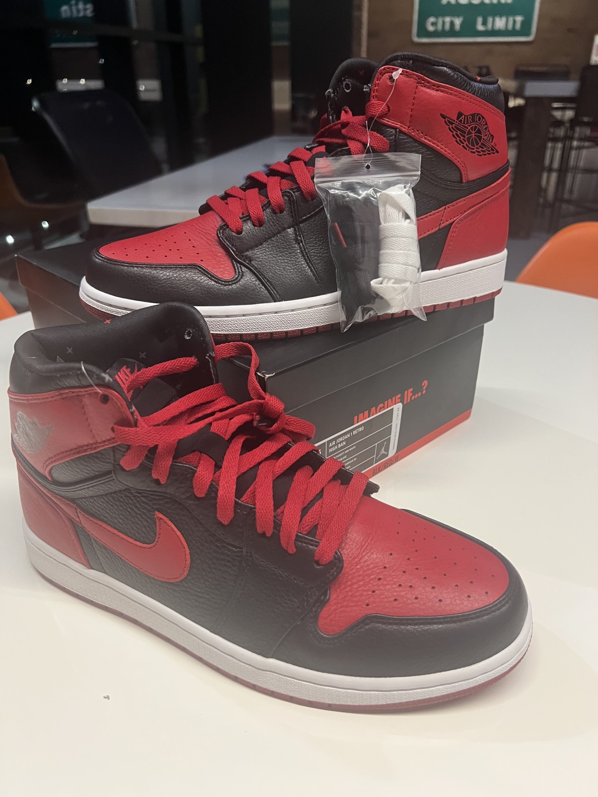 Air Jordan 1 OG Banned/Bred 2011 (LN5 A1 ,Deadstock,with tiny Flaws) photo review