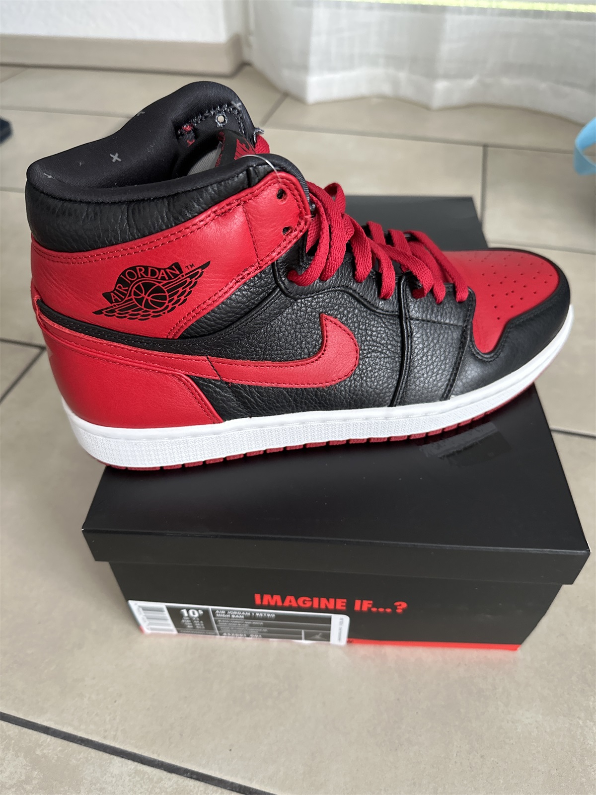 Air Jordan 1 OG Banned/Bred 2011 (LN5 A1 ,Deadstock,with tiny Flaws) photo review