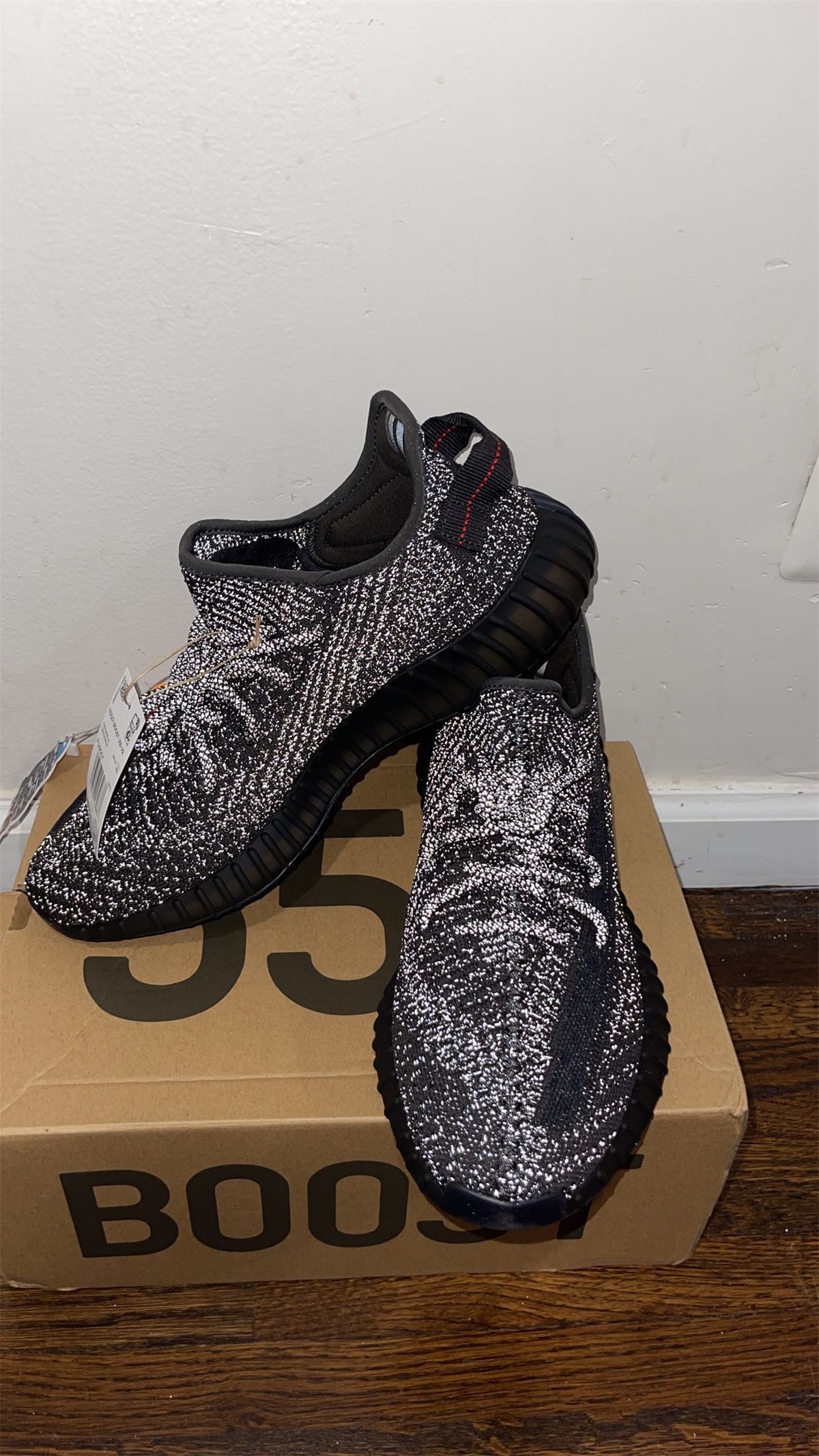 Yeezy 350 Boost V2 Black Static Black Reflective (LN5 A1) photo review