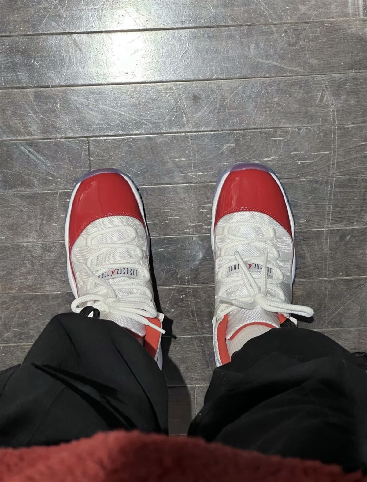 Air Jordan 11 Retro Cherry 2022 (LN5 A1 Batch) photo review