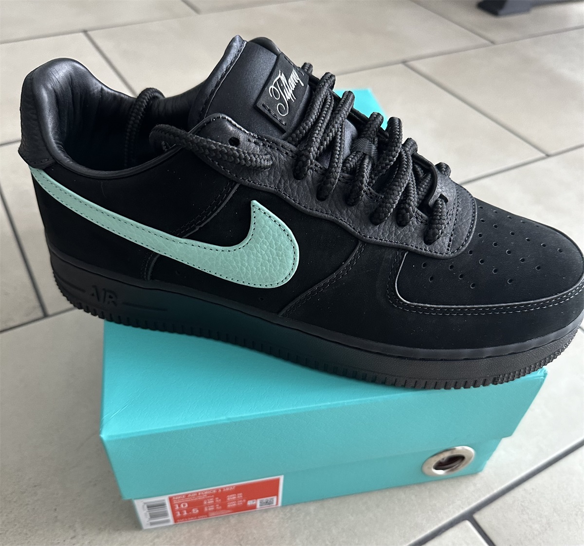 Air Jordan 1 OG Banned/Bred 2011 (LN5 A1 ,Deadstock,with tiny Flaws) photo review