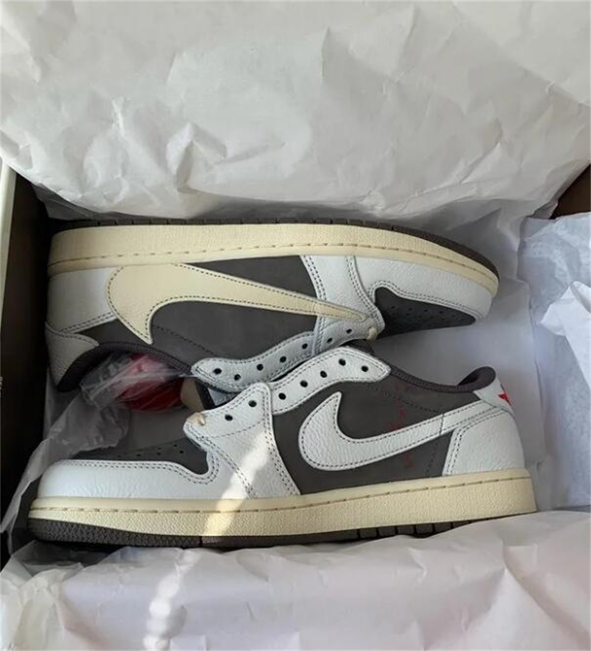 Travis Scott x Air Jordan 1 Low OG Reverse Mocha (LN5 A1 Batch) photo review