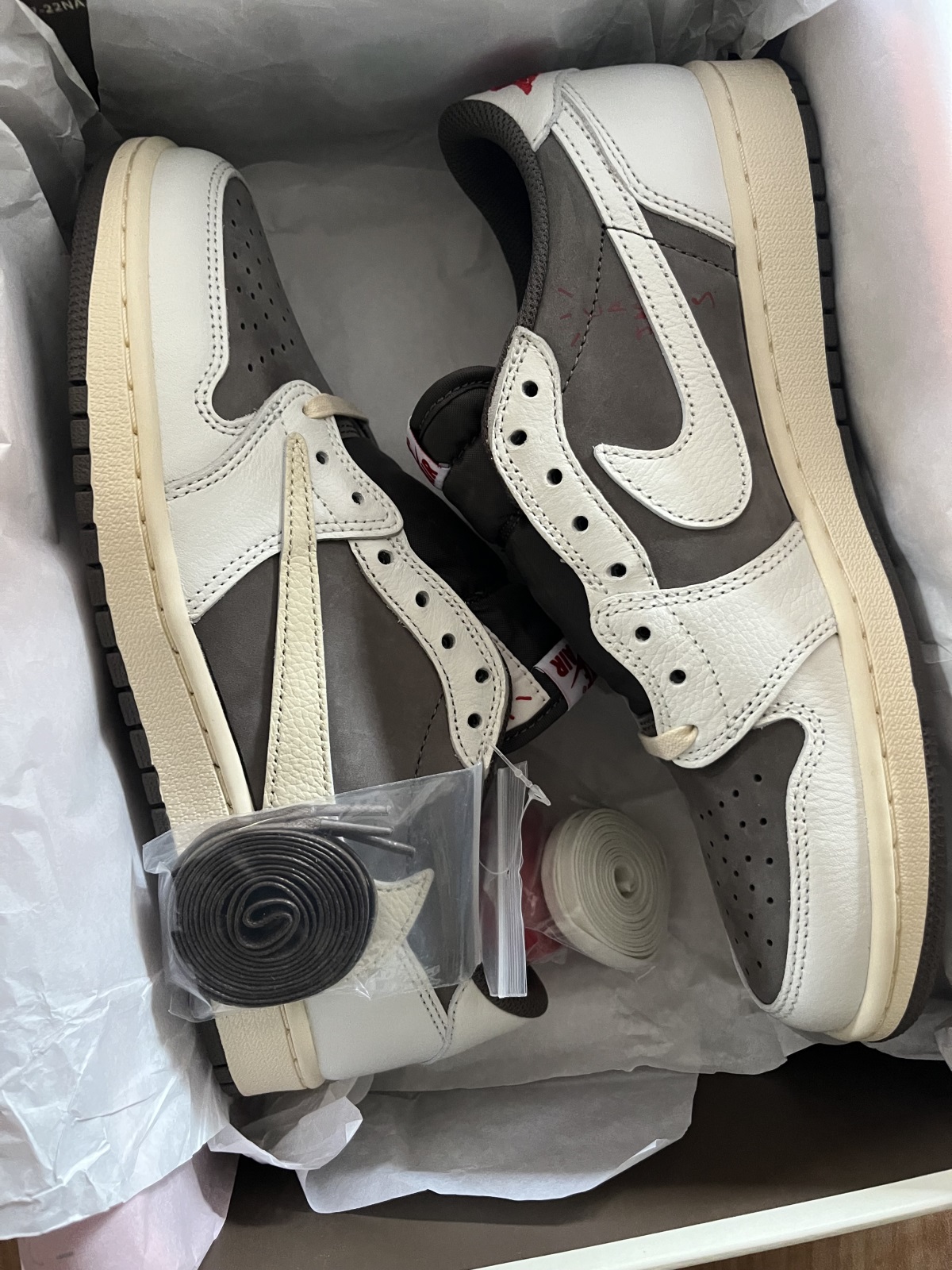 Travis Scott x Air Jordan 1 Low OG Reverse Mocha (LN5 A1 Batch) photo review