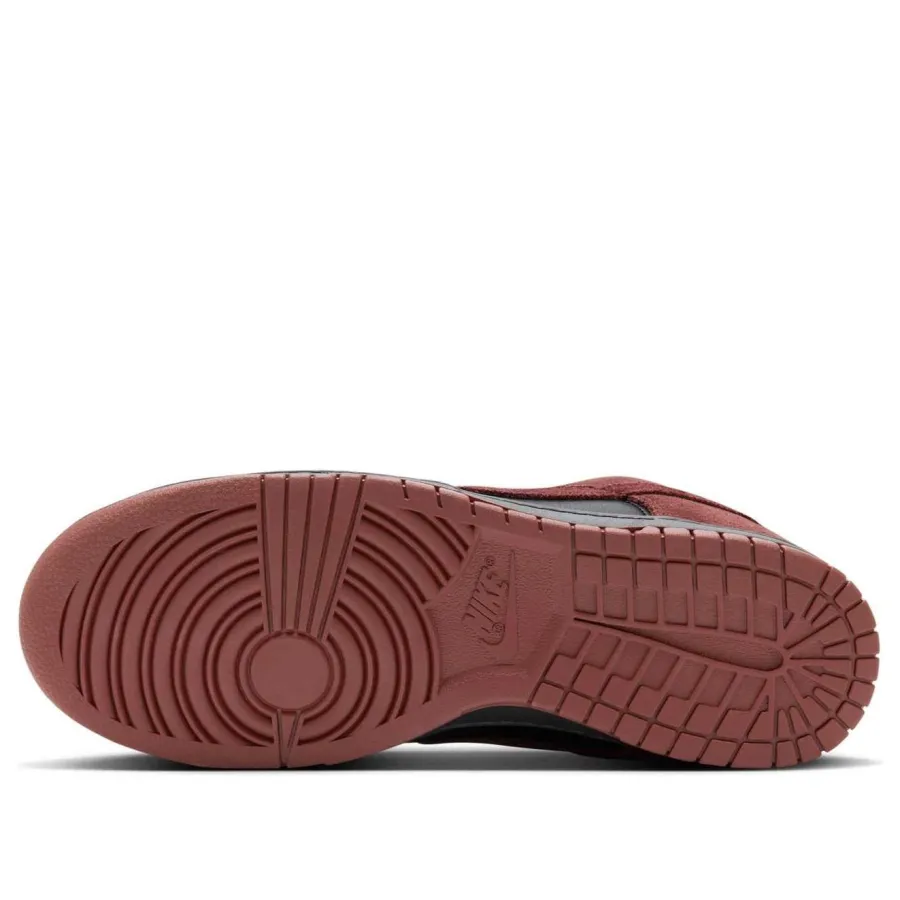 Nike Dunk Low Retro SE ‘Black Dark Team Red’