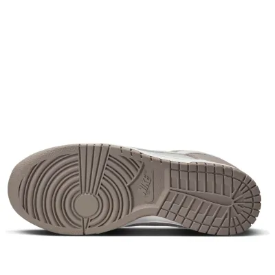 Nike Dunk Low ‘Bone Beige’