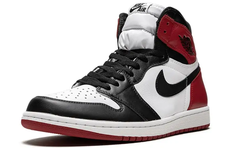 Air Jordan 1 Retro High OG ‘Black Toe’