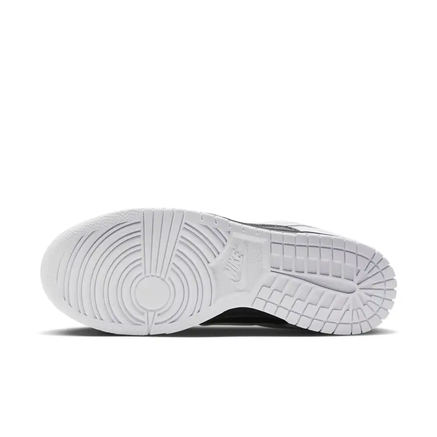 Nike Dunk Low ‘Reverse Panda’