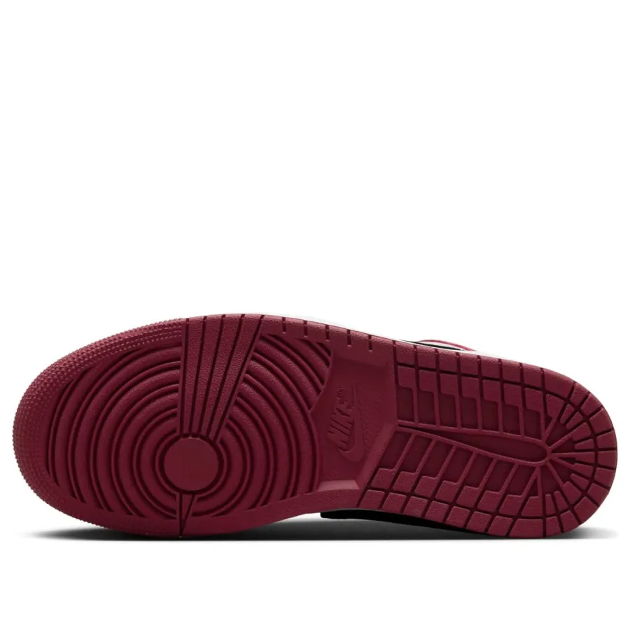 Air Jordan 1 Low SE ‘Velvet Black Toe’