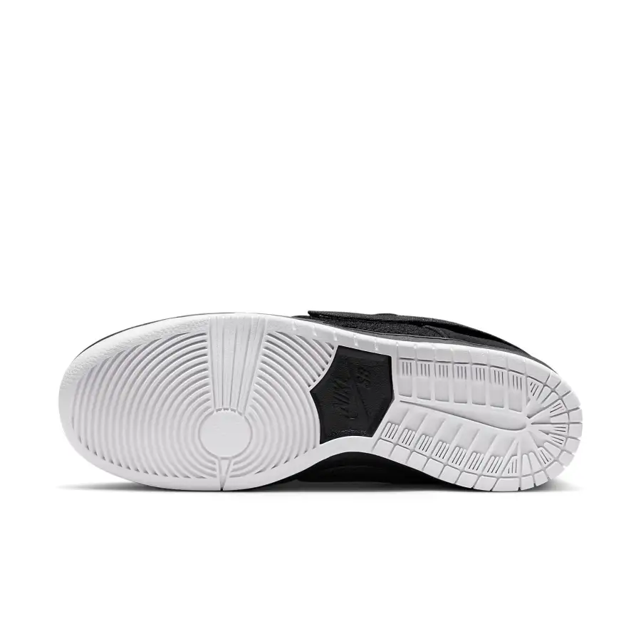 Nike x Gnarhunters SB Dunk Low ‘Black’