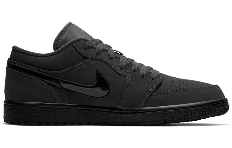 Air Jordan 1 Low ‘Triple Black’