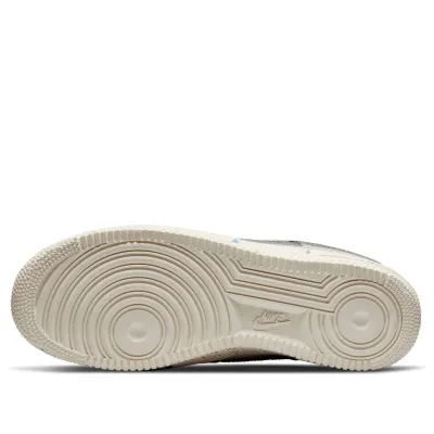 Nike Air Force 1 ’07 LV8 ‘Paint Splatter – Light Bone’