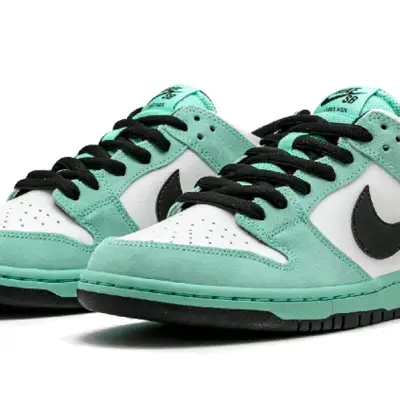Nike SB Dunk Low ‘Sea Crystal’