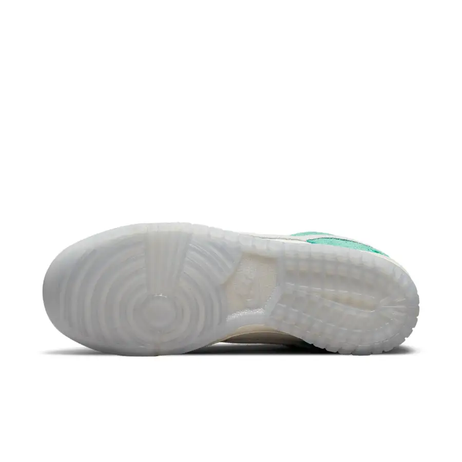 Nike x Kasina Dunk Low ‘Road Sign’