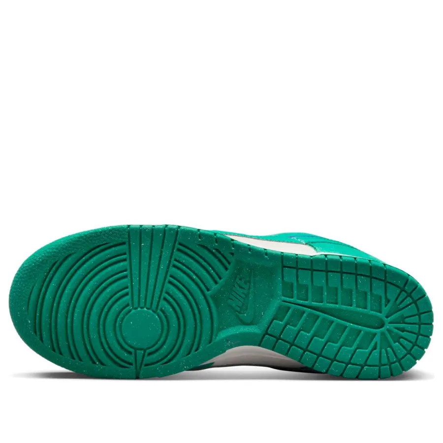Nike Dunk Low SE ‘Sail Neptune Green’