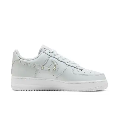 Nike Air Force 1 07 SE ‘Pearl Swoosh – Pure Platinum’