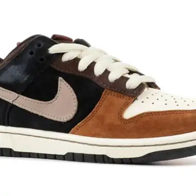 Nike SB Dunk Low Pro ‘Strummer’
